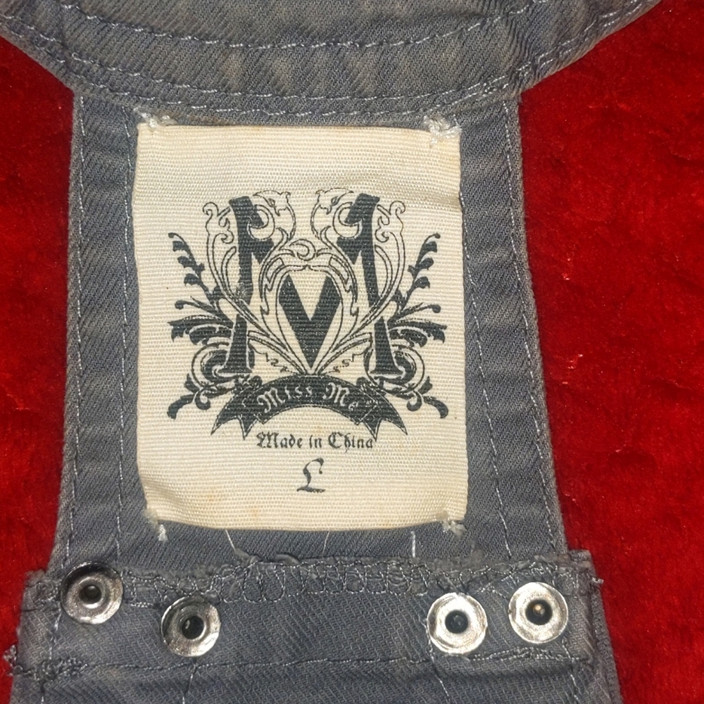 Vest - Picture 2 of 3